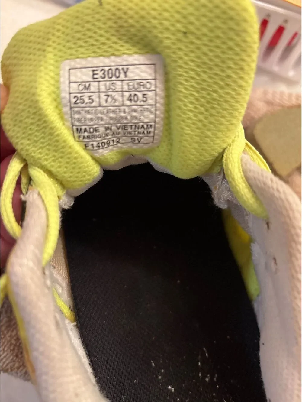 Asics selling single